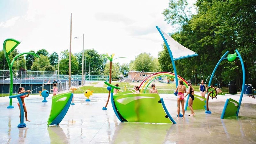 Parque acuático urbano sin profundidad
