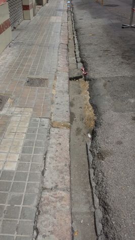 Estado del acerado y pavimento