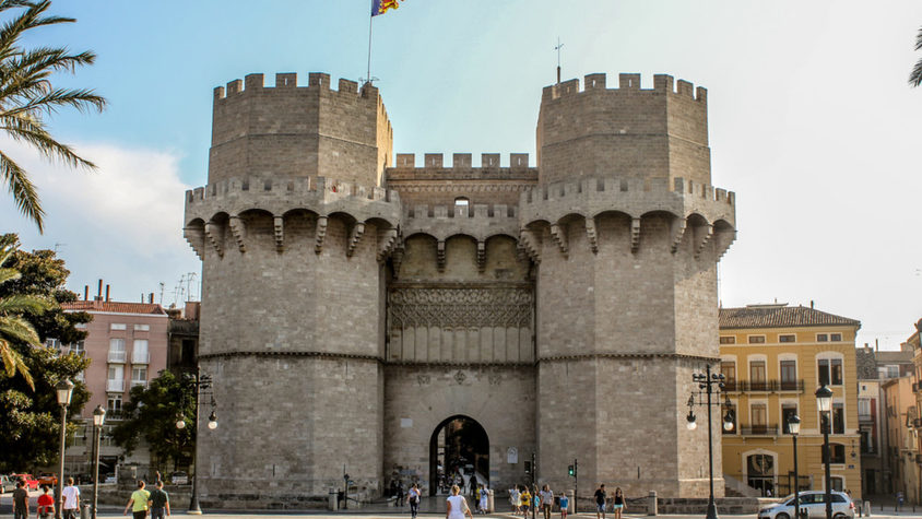 torres_de_serrnaos.jpg