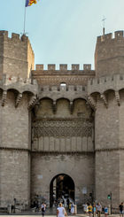 torres_de_serrnaos.jpg