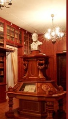 Biblioteca Serrano Morales