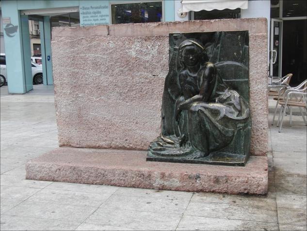 valenciaesculturapublicajosecapuz.jpg
