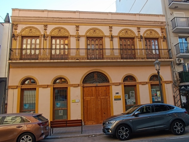 Biblioteca  Casa de la Reina